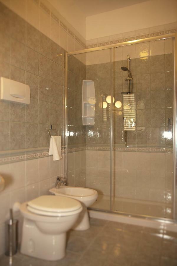 Bnb Donnalaura Carini Exterior foto