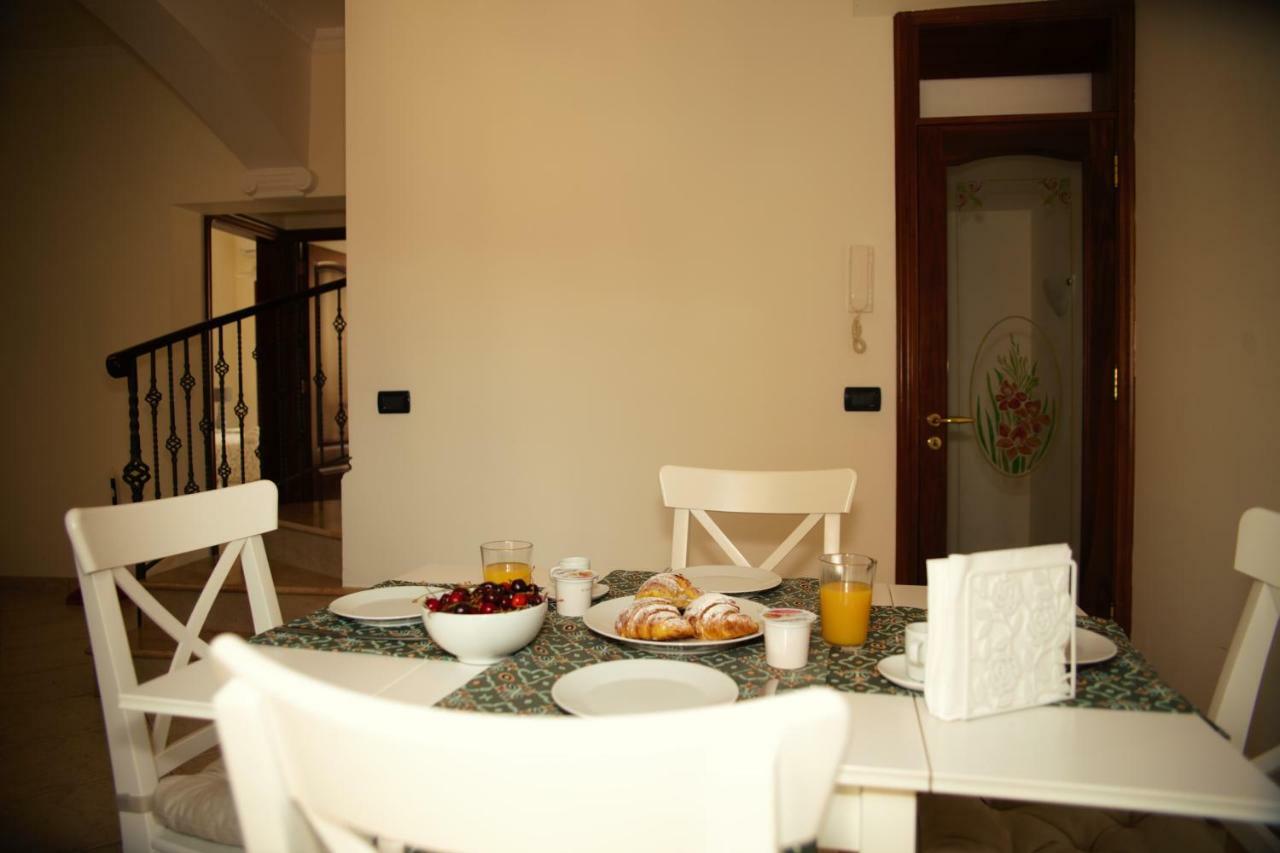 Bnb Donnalaura Carini Exterior foto