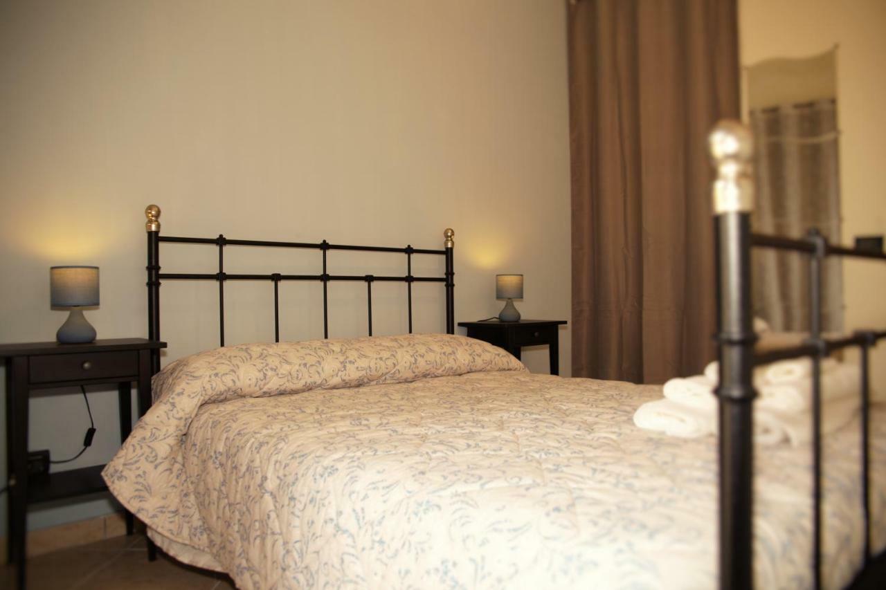 Bnb Donnalaura Carini Exterior foto